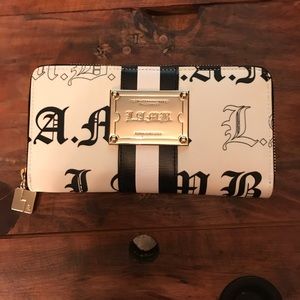 L.A.M.B wallet